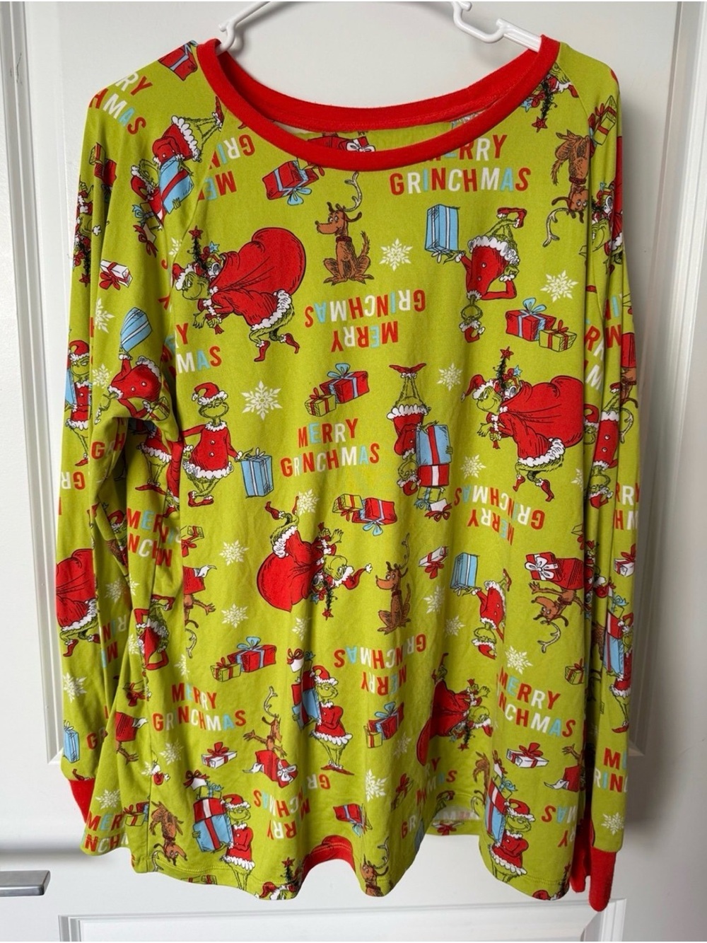 Womens The Grinch Pajama Set